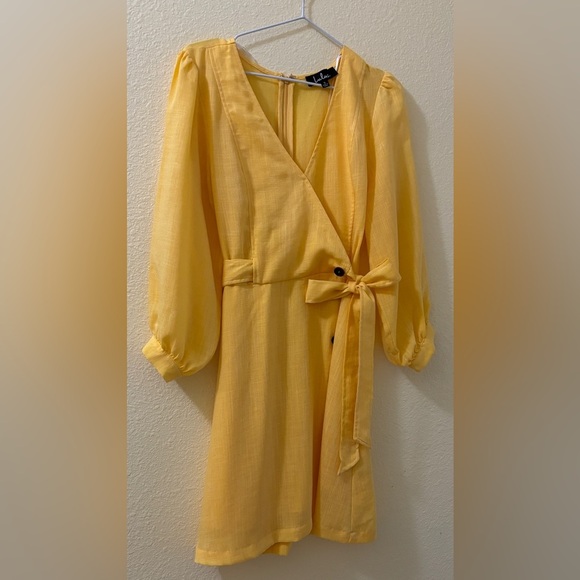 Lulu's Yellow A-Line Mini Dress with V-Neck and Bishop Sleeves - Picture 3 of 13